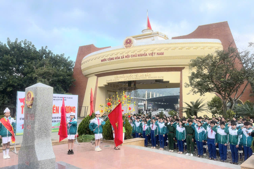 Đồn Biên phòng Cửa khẩu quốc tế Lao Bảo tổ chức 'Tiết học Biên cương'