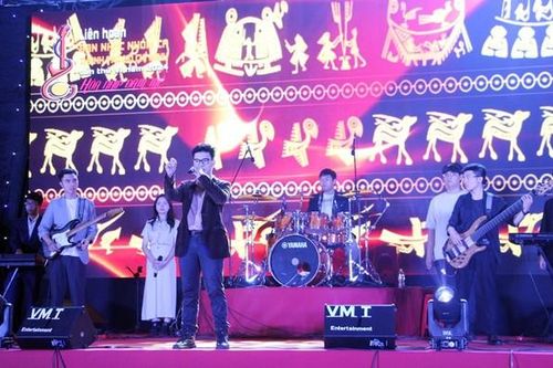 Sôi nổi 'Liên hoan Ban nhạc nhóm ca TP. HCM 2024'