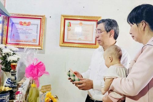 TPHCM thăm hỏi các gia đình liệt sĩ hy sinh trong diễn tập tác chiến phòng thủ