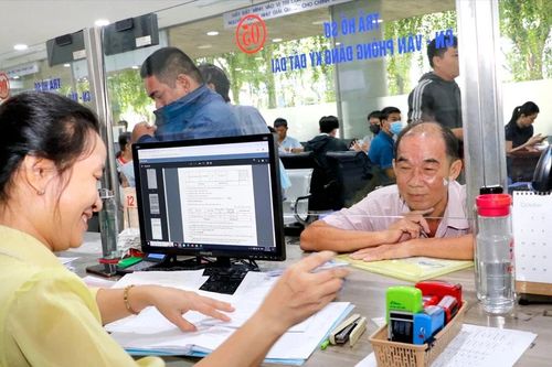 Chủ tịch UBND TPHCM chỉ đạo kiên quyết xử lý tình trạng cố ý chậm trễ, đùn đẩy trách nhiệm