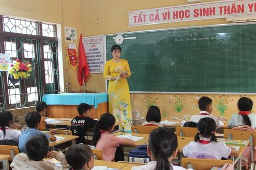 Điện Biên nỗ lực giải quyết tình trạng thiếu giáo viên