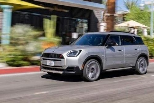 Mini Countryman thế hệ mới ra mắt thị trường Việt Nam, giá dự kiến khoảng 2,2 tỷ