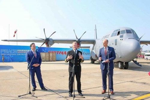 Quan chức Hoa Kỳ: Triển lãm Quốc phòng quốc tế Việt Nam tuyệt vời, thể hiện rõ sức mạnh Quân đội Việt Nam