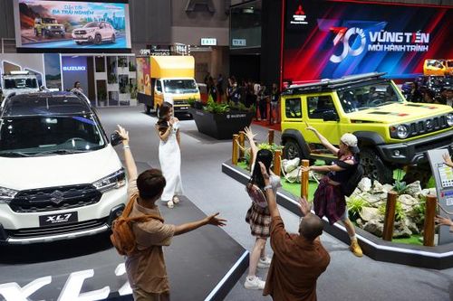 Suzuki XL7 bất ngờ bứt tốc, vượt lên dẫn đầu nhóm xe hybrid