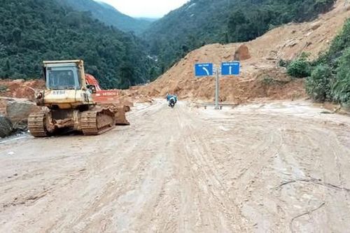 Đèo nối Nha Trang - Đà Lạt thông xe sau hơn 4 ngày tê liệt do sạt lở