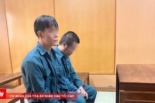 Hai anh em mang súng đi đánh ghen
