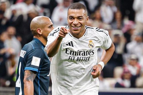 Mbappe đạt 300 bàn, ẵm 2 danh hiệu với Real Madrid trong 4 tháng