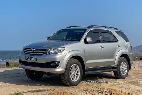 Lý do khiến 'thánh lật' Toyota Fortuner 12 năm tuổi vẫn bán được giá