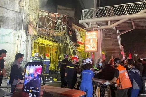 Trắng đêm cấp cứu nạn nhân vụ cháy quán cà phê ở Hà Nội