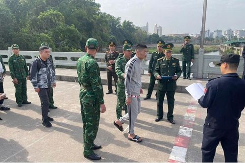 Trao trả 29 công dân Trung Quốc nhập cảnh trái phép vào Việt Nam