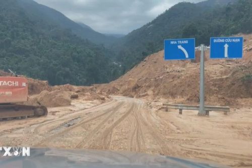 Khánh Hòa: Đèo Khánh Lê thông tuyến một làn xe sau 4 ngày khắc phục sạt lở