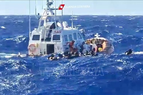 Đắm tàu ngoài khơi Tunisia khiến ít nhất 20 người tử vong