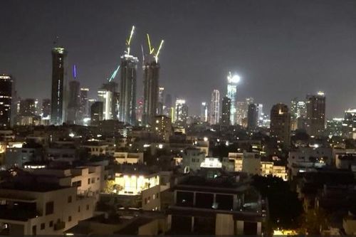 Video còi báo động vang khắp Tel Aviv khi Israel chặn tên lửa từ Yemen