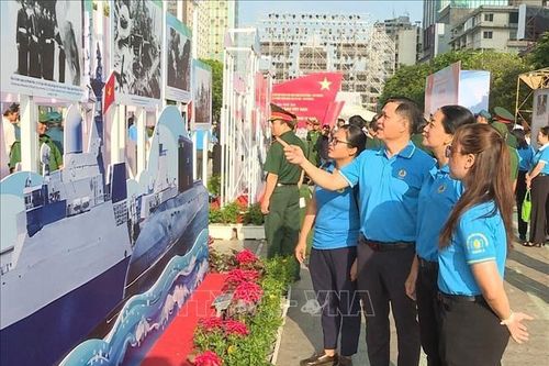 80 năm Quân đội nhân dân Việt Nam: Triển lãm ảnh và giao lưu với các nhân chứng lịch sử