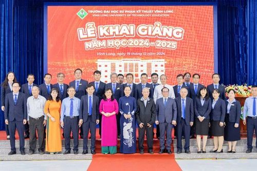 Trường Đại học Sư phạm Kỹ thuật Vĩnh Long khai giảng năm học 2024-2025