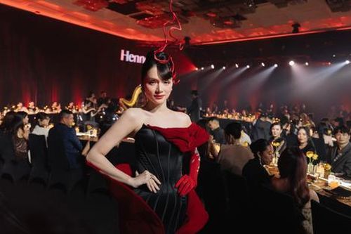 Thích thú màn trình diễn tôn vinh di sản nghệ thuật và nghề thủ công Việt Nam