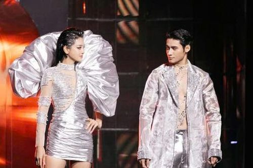 Bùi Khánh Linh sánh đôi Á vương Thế giới Tuấn Ngọc trên sàn diễn