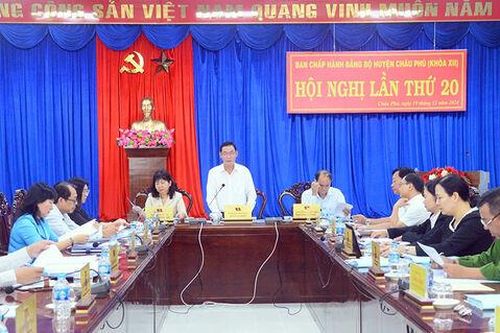 Ban Chấp hành Đảng bộ huyện Châu Phú hội nghị lần thứ 20