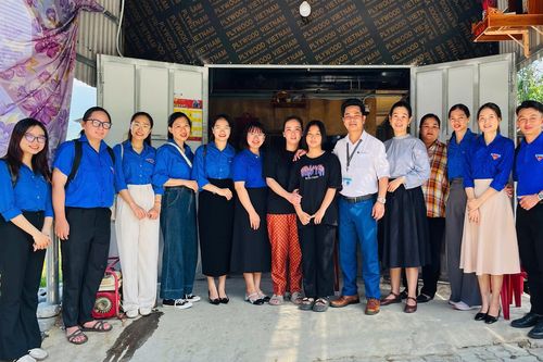 Hết lòng vì học sinh miền núi
