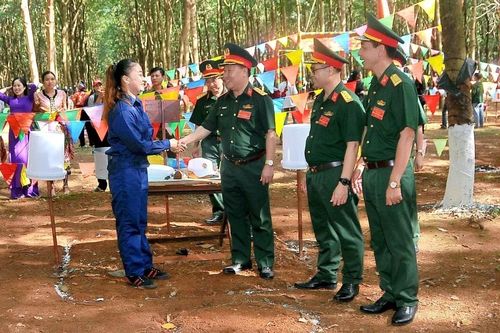Sáng mãi phẩm chất 'Bộ đội Cụ Hồ' - Kỳ cuối: Đẩy mạnh sản xuất kết hợp với xây dựng vùng biên vững mạnh