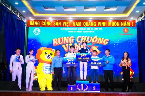 Chương trình Người dân Khánh Hòa nói tiếng Anh: Tổ chức cuộc thi Rung chuông vàng và 'Sing to Shine' tại huyện Vạn Ninh