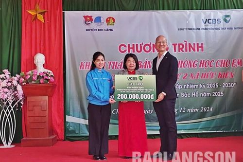 Khánh thành và bàn giao 'Phòng học cho em' tại trường Phổ thông Dân tộc bán trú Tiểu học 2 xã Hữu Kiên