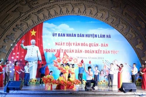 Ấm áp nghĩa tình Ngày hội văn hóa quân - dân