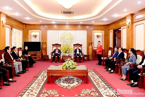 Phó Chủ tịch UBND tỉnh Hoàng Việt Phương tiếp Đoàn thiện nguyện 'Từ vùng cao đến trời cao'