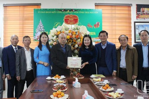 Chúc mừng Ủy ban Đoàn kết Công giáo tỉnh nhân dịp Giáng sinh