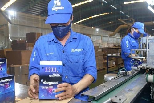 Đà tăng phi mã của cổ phiếu doanh nghiệp sản xuất pin, ắc quy