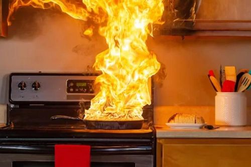 Phòng hỏa hoạn tuyệt đối tránh để 4 thứ này cạnh bếp gas