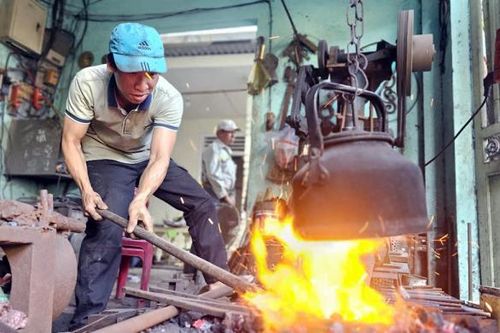 Nhiều làng nghề truyền thống đất cố đô tất bật vào mùa Tết Nguyên đán Ất Tỵ