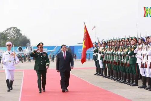 Thủ tướng nêu thông điệp hòa bình tại Triển lãm quốc phòng