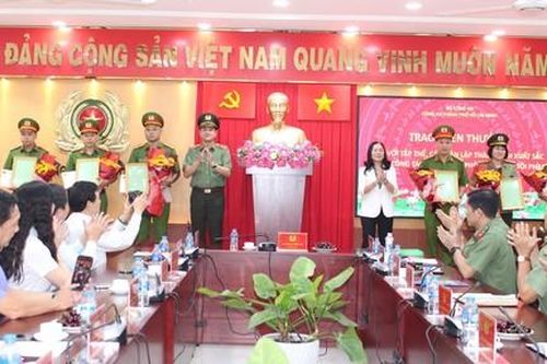 Giám đốc Công an TPHCM khen thưởng các tập thể, cá nhân xuất sắc phá hai chuyên án ma túy