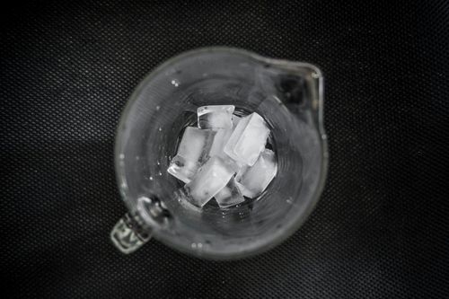 Mẹo hay từ nước đá ít người biết