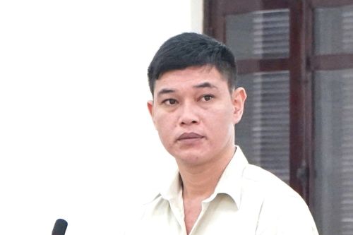 Bị nói xấu, người đàn ông vác gậy đánh gục hàng xóm
