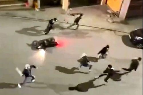 Triệu tập 16 thanh, thiếu niên dùng hung khí hỗn chiến đường phố tại Quảng Ninh
