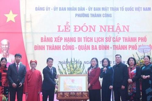Quận Ba Đình: Đón nhận Bằng xếp hạng di tích cấp thành phố đối với đình Thành Công