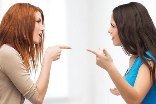 10 câu 'treo' cửa miệng của người EQ thấp khiến người khác ngán ngẩm