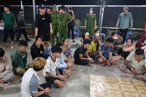 Mở sòng bạc tại nhà, lôi kéo nhiều người từ các tỉnh tham gia