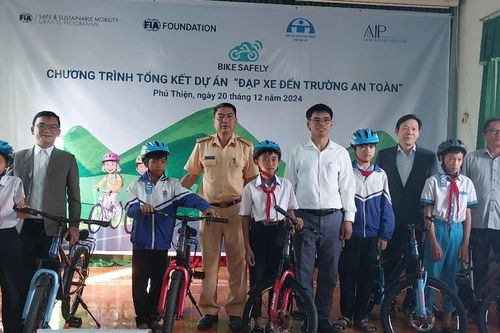 Gia Lai: hàng ngàn học sinh tham gia dự án đạp xe đến trường an toàn