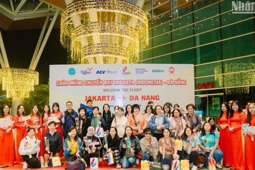 Đà Nẵng đón chuyến bay đầu tiên từ Jakarta