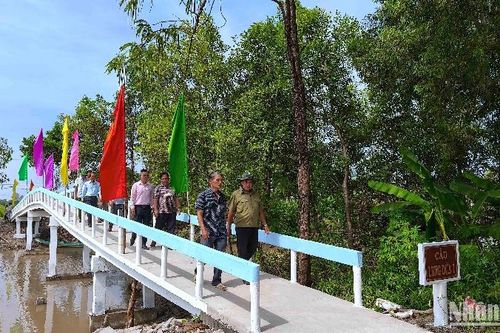 Hoàn thành cầu giao thông nông thôn do Báo Nhân Dân vận động hỗ trợ tại Cà Mau