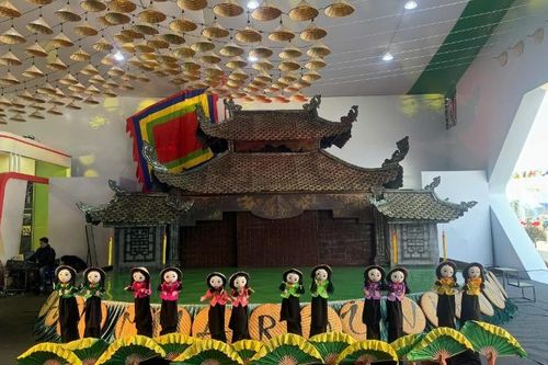 Nghệ thuật múa rối 'tỏa sáng' tại Triển lãm Quốc phòng quốc tế Việt Nam 2024