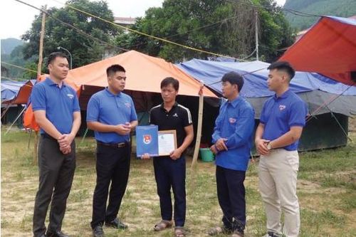 Chuyện người trưởng thôn cứu 115 người dân khỏi lũ quét