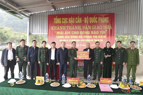 Tổng cục Hậu cần bàn giao nhà 'Mái ấm cho đồng bào tôi' tại Hà Tĩnh