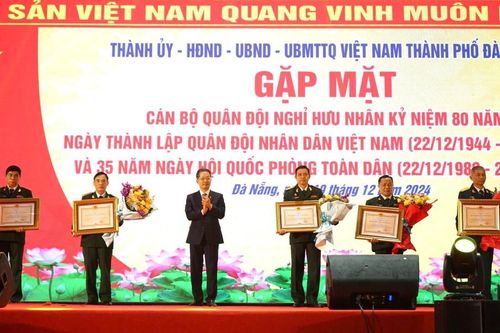 Đà Nẵng long trọng tổ chức gặp mặt Kỷ niệm 80 năm Ngày thành lập Quân đội nhân dân Việt Nam