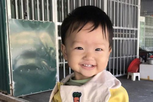 2 vợ chồng công nhân chật vật nuôi con bị ung thư máu