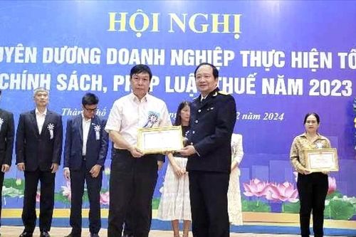 Cục thuế TPHCM tuyên dương 136 doanh nghiệp tiêu biểu