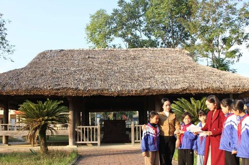 Giáo dục truyền thống lịch sử trên quê hương ATK